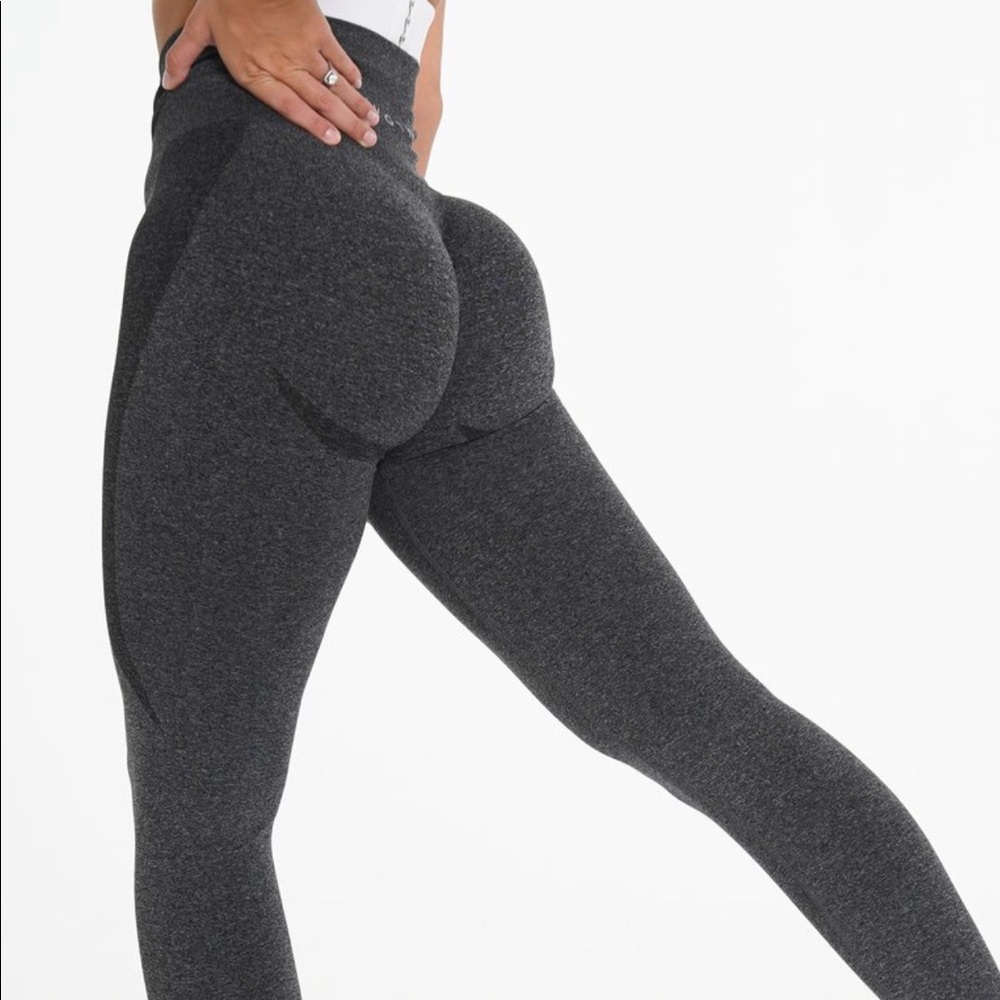 NVGTN contour leggings